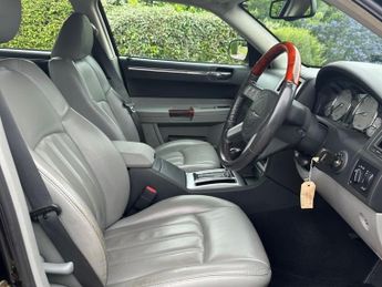 CHRYSLER 300C 3.5 V6 RHD 4d 250 BHP