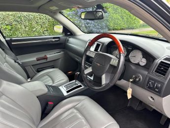 CHRYSLER 300C 3.5 V6 RHD 4d 250 BHP