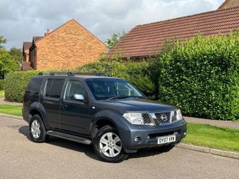 Nissan Pathfinder 2.5 AVENTURA DCI 5d 169 BHP
