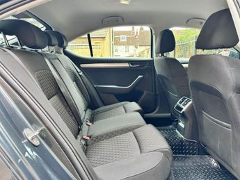 SKODA SUPERB 1.5 TSI ACT SE Hatchback 5dr Petrol DSG Euro 6 (s/s) (150 ps)