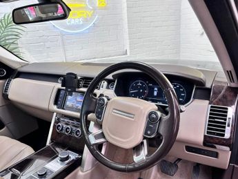 LAND ROVER RANGE ROVER 4.4 SD V8 Vogue SUV 5dr Diesel Auto 4WD Euro 6 (s/s) (339 ps)