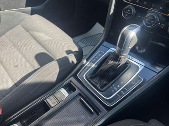 VOLKSWAGEN GOLF 2.0 TSI R Hatchback 3dr Petrol DSG 4Motion Euro 6 (s/s) (310 ps)