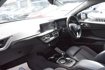 BMW 1 SERIES 1.5 118i Sport (LCP) Hatchback 5dr Petrol DCT Double-Spoke Style