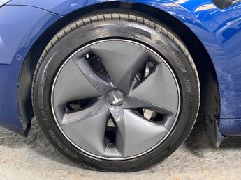 TESLA Model 3 Standard Range Plus Saloon 4dr Electric Auto RWD (241 bhp)