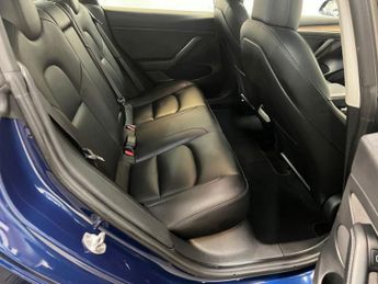 TESLA Model 3 Standard Range Plus Saloon 4dr Electric Auto RWD (241 bhp)