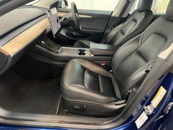 TESLA Model 3 Standard Range Plus Saloon 4dr Electric Auto RWD (241 bhp)