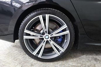 BMW 3 SERIES 2.0 330i M Sport Auto Euro 6 (s/s) 4dr