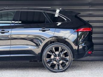 JAGUAR F-PACE 2.0 D180 Chequered Flag [Pan Roof] AWD 5dr