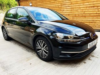 Volkswagen Golf 1.5 TSI EVO BlueMotion Tech SE Nav Hatchback 5dr Petrol DSG Euro