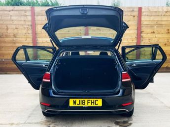 VOLKSWAGEN GOLF 1.5 TSI EVO BlueMotion Tech SE Nav Hatchback 5dr Petrol DSG Euro
