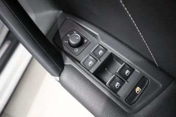 VOLKSWAGEN TIGUAN 2.0 TDI R-Line SUV 5dr Diesel DSG 4Motion Euro 6 (s/s) (150 ps)