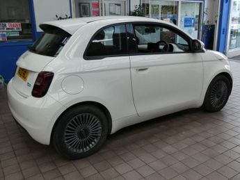 FIAT 500E 42kWh Icon Hatchback 3dr Electric Auto (118 ps)