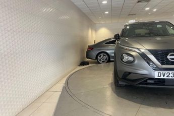 NISSAN JUKE 1.0 DIG-T N-Connecta SUV 5dr Petrol DCT Auto Euro 6 (s/s) (114 p