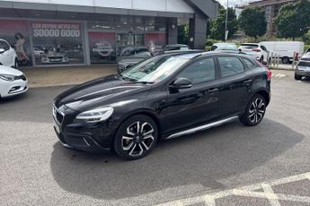 VOLVO V40 CROSS COUNTRY 1.5 T3 GPF Pro Hatchback 5dr Petrol Auto Euro 6 (s/s) (152 ps) L