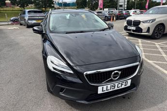 VOLVO V40 CROSS COUNTRY 1.5 T3 GPF Pro Hatchback 5dr Petrol Auto Euro 6 (s/s) (152 ps) L