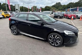 VOLVO V40 CROSS COUNTRY 1.5 T3 GPF Pro Hatchback 5dr Petrol Auto Euro 6 (s/s) (152 ps) L