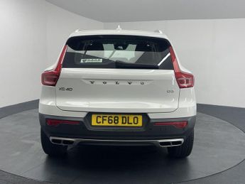 VOLVO XC40 2.0 D3 Momentum SUV 5dr Diesel Auto Euro 6 (s/s) (150 ps)