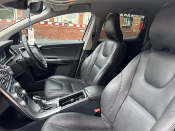 VOLVO XC60 2.4 D4 SE Nav SUV 5dr Diesel Auto AWD Euro 6 (s/s) (190 ps)