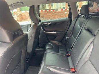 VOLVO XC60 2.4 D4 SE Nav SUV 5dr Diesel Auto AWD Euro 6 (s/s) (190 ps)