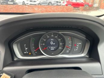 VOLVO XC60 2.4 D4 SE Nav SUV 5dr Diesel Auto AWD Euro 6 (s/s) (190 ps)