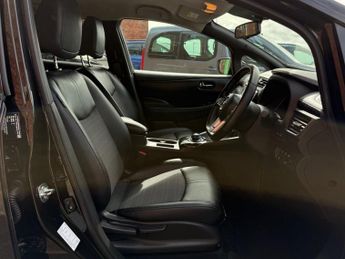 NISSAN LEAF 40kWh N-Connecta Hatchback 5dr Electric Auto (150 ps)