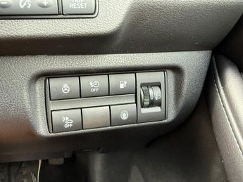 NISSAN LEAF 40kWh N-Connecta Hatchback 5dr Electric Auto (150 ps)