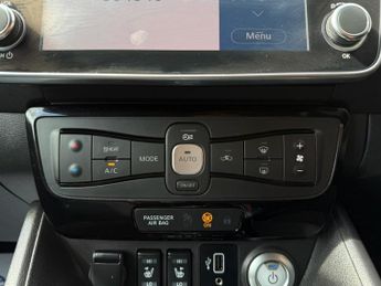 NISSAN LEAF 40kWh N-Connecta Hatchback 5dr Electric Auto (150 ps)