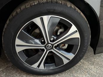 NISSAN LEAF 40kWh N-Connecta Hatchback 5dr Electric Auto (150 ps)