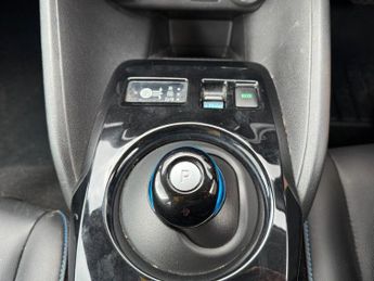 NISSAN LEAF 40kWh N-Connecta Hatchback 5dr Electric Auto (150 ps)