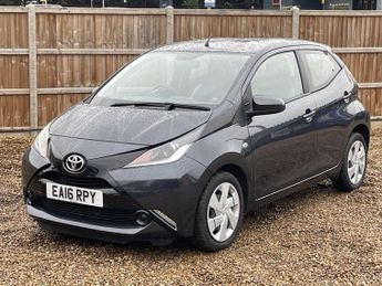 TOYOTA AYGO 1.0 VVT-i x-play Hatchback 5dr Petrol x-shift Euro 6 (68 ps)