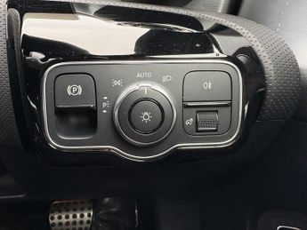 MERCEDES-BENZ A-CLASS 1.3 A250e 15.6kWh AMG Line (Premium 2) Saloon 4dr Petrol Plug-in