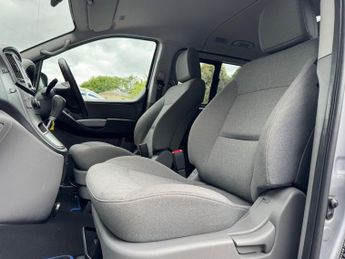 HYUNDAI i800 2.5 CRDi SE MPV 5dr Diesel Auto Euro 6 (170 ps)