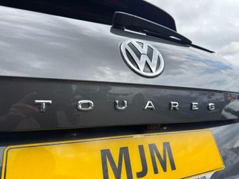 VOLKSWAGEN TOUAREG 3.0 TDI V6 R-Line Tech SUV 5dr Diesel Tiptronic 4Motion Euro 6 (