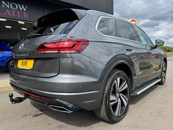 VOLKSWAGEN TOUAREG 3.0 TDI V6 R-Line Tech SUV 5dr Diesel Tiptronic 4Motion Euro 6 (