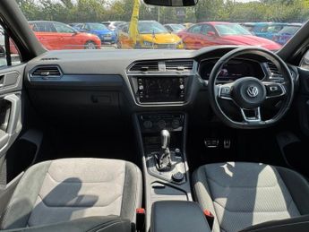 VOLKSWAGEN TIGUAN ALLSPACE 2.0 TDI R-Line SUV 5dr Diesel DSG 4Motion Euro 6 (s/s) 
