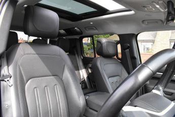 LAND ROVER DEFENDER 2.0 SD4 SE SUV 5dr Diesel Auto 4WD Euro 6 (s/s) (240 ps)