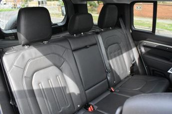 LAND ROVER DEFENDER 2.0 SD4 SE SUV 5dr Diesel Auto 4WD Euro 6 (s/s) (240 ps)