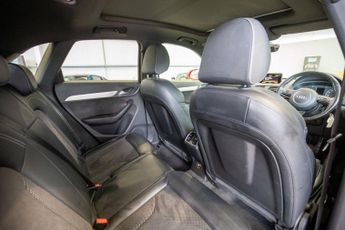 AUDI Q3 2.0 TDI S line Plus SUV 5dr Diesel S Tronic quattro Euro 6 (s/s)
