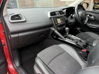 RENAULT KADJAR 1.2 TCe Dynamique S Nav SUV 5 Door Petrol Automatic Red EDC Euro