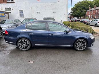 VOLKSWAGEN PASSAT 2.0 TDI BlueMotion Tech Sport Saloon 4dr Diesel DSG Euro 5 (s/s)