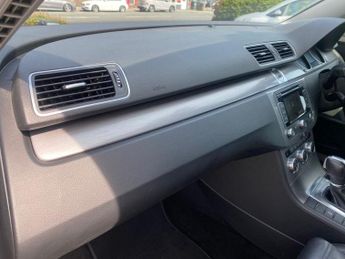VOLKSWAGEN PASSAT 2.0 TDI BlueMotion Tech Sport Saloon 4dr Diesel DSG Euro 5 (s/s)