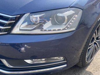 VOLKSWAGEN PASSAT 2.0 TDI BlueMotion Tech Sport Saloon 4dr Diesel DSG Euro 5 (s/s)