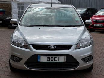 FORD FOCUS 1.6 Zetec Hatchback 5dr Moondust Silver Petrol Manual (161 g/km,