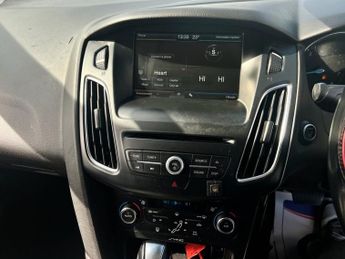 FORD FOCUS 1.6 Titanium Hatchback 5dr Petrol Powershift Euro 6 (125 ps)