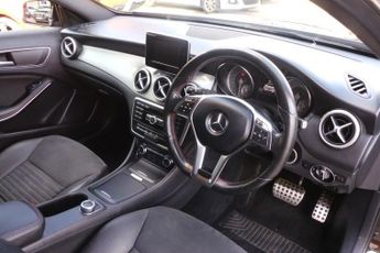 MERCEDES-BENZ 180 2.1 GLA220 CDI AMG Line SUV 5dr Diesel 7G-DCT 4MATIC Euro 6 (s/s