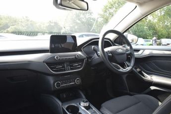 FORD FOCUS 1.0T EcoBoost Titanium Hatchback 5dr Petrol Auto Euro 6 (s/s) (1