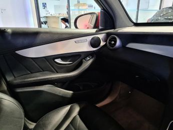 MERCEDES-BENZ GLC 2.0 GLC300de 13.5kWh AMG Line (Premium) SUV 5dr Diesel Plug-in H
