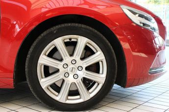 VOLVO V40 1.5 T2 GPF Inscription Hatchback 5dr Petrol Auto Euro 6 (s/s) (1
