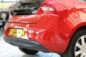 VOLVO V40 1.5 T2 GPF Inscription Hatchback 5dr Petrol Auto Euro 6 (s/s) (1
