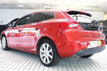 VOLVO V40 1.5 T2 GPF Inscription Hatchback 5dr Petrol Auto Euro 6 (s/s) (1